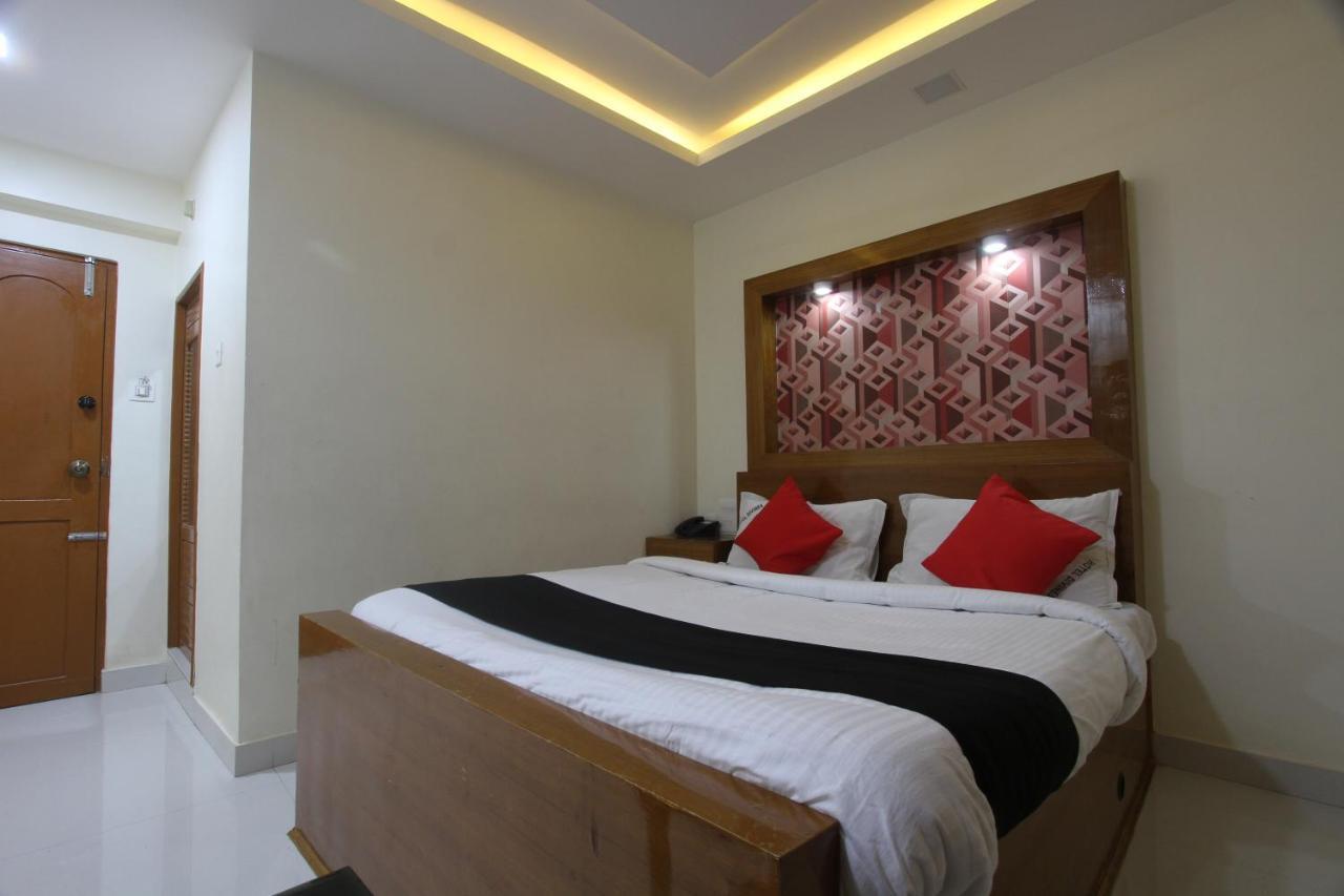 Divines Business Hotel Kuzhittura Exterior photo